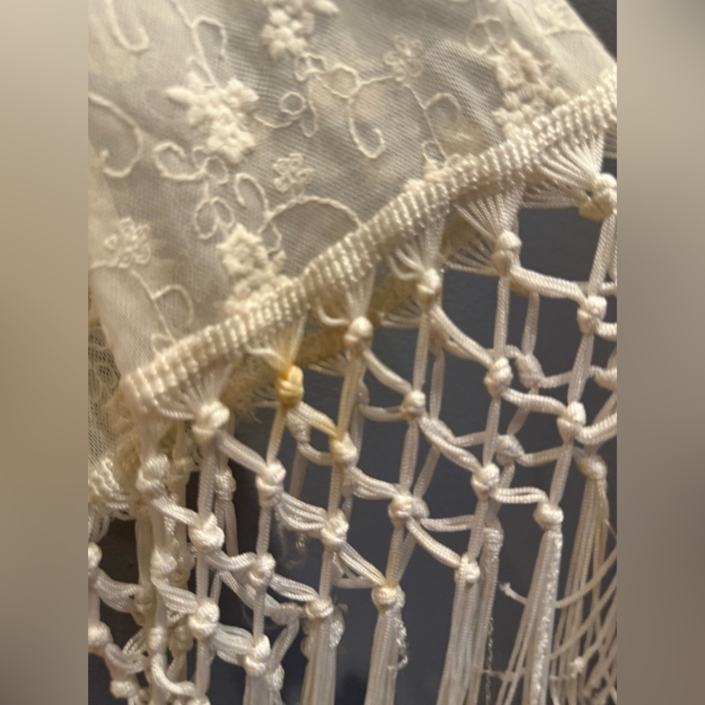 Monteau Floral Lace Kimono Cardigan - Picture 10 of 12